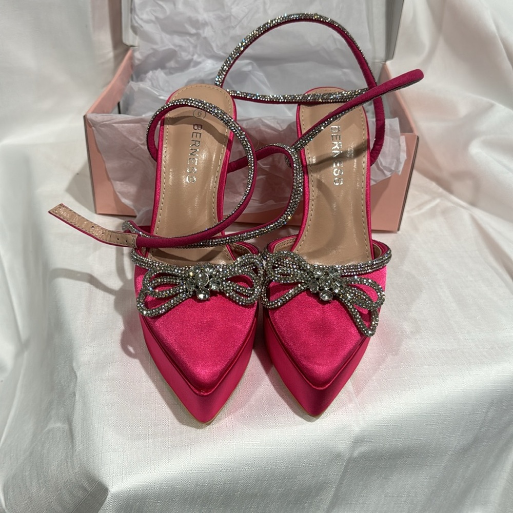 Berness platform pink heels with crystals size 6